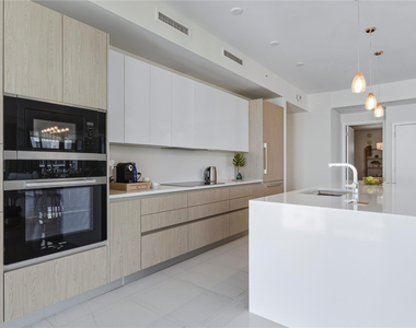 3100 N Ocean Drive - Photo Thumbnail 11