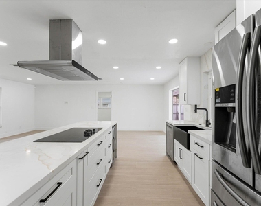 1540 Nw 10th Street - Photo Thumbnail 9