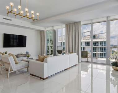 3100 N Ocean Drive - Photo Thumbnail 8