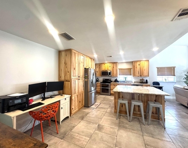 2518 Ranch House Road - Photo Thumbnail 12
