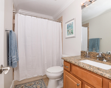 2411 Ne Pinecrest Lakes Boulevard - Photo Thumbnail 23