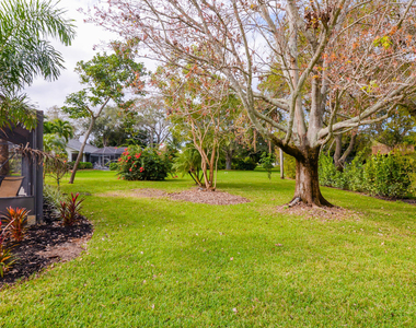 2411 Ne Pinecrest Lakes Boulevard - Photo Thumbnail 39