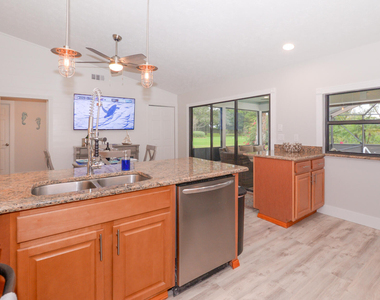 2411 Ne Pinecrest Lakes Boulevard - Photo Thumbnail 9
