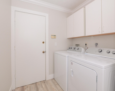 2411 Ne Pinecrest Lakes Boulevard - Photo Thumbnail 42