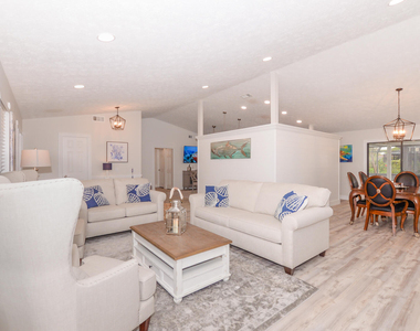2411 Ne Pinecrest Lakes Boulevard - Photo Thumbnail 6