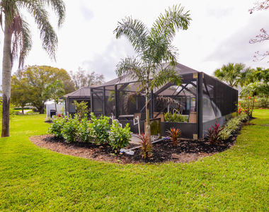 2411 Ne Pinecrest Lakes Boulevard - Photo Thumbnail 40