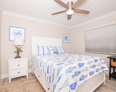 2411 Ne Pinecrest Lakes Boulevard - Photo Thumbnail 24
