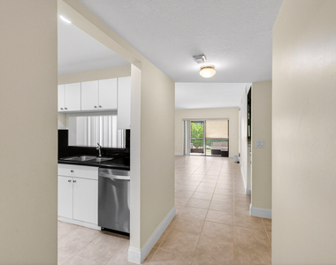 351 Club Circle - Photo Thumbnail 11