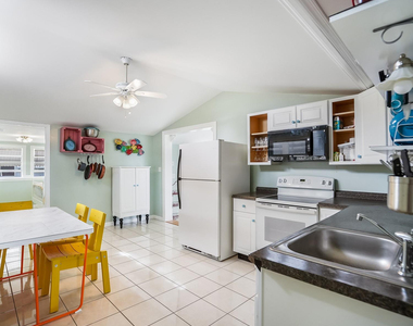 1680 Sw 84th Avenue - Photo Thumbnail 14