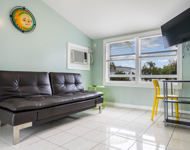 1680 Sw 84th Avenue - Photo Thumbnail 3