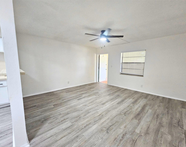 1300 Ne 3rd Street - Photo Thumbnail 2