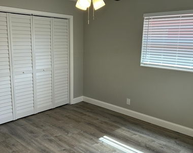 628 N M Street - Photo Thumbnail 10