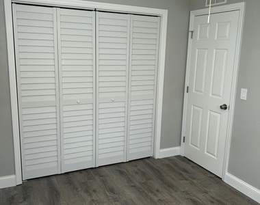 628 N M Street - Photo Thumbnail 12