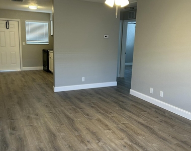 628 N M Street - Photo Thumbnail 4