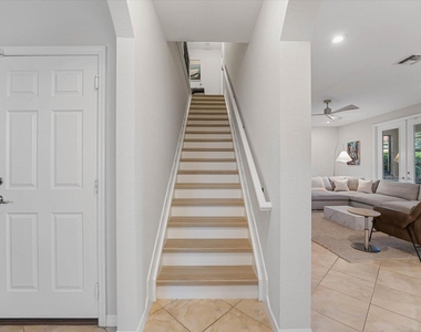 10731 Ivanhoe Lane - Photo Thumbnail 17