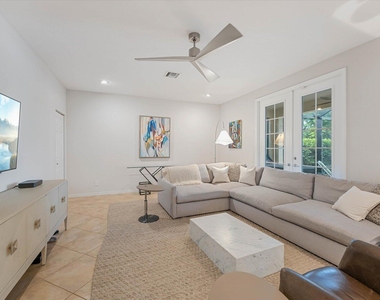 10731 Ivanhoe Lane - Photo Thumbnail 10