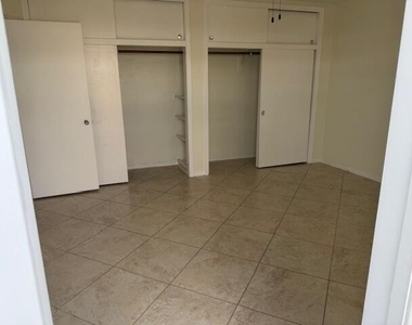 3801 Ne 22nd Terrace - Photo Thumbnail 11