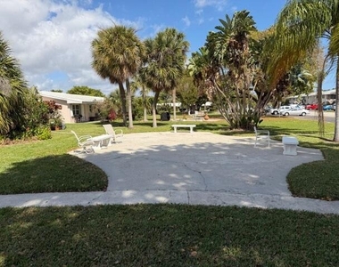 3801 Ne 22nd Terrace - Photo Thumbnail 3