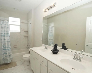 1271 Nw Leonardo Circle - Photo Thumbnail 18