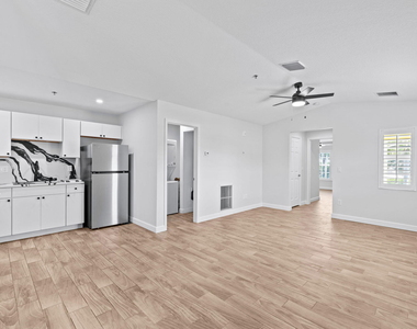 56 W 12th Street - Photo Thumbnail 8