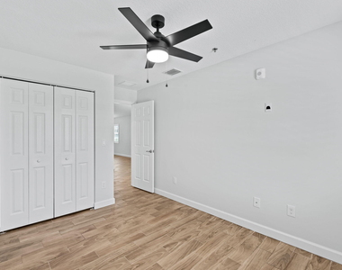 56 W 12th Street - Photo Thumbnail 10