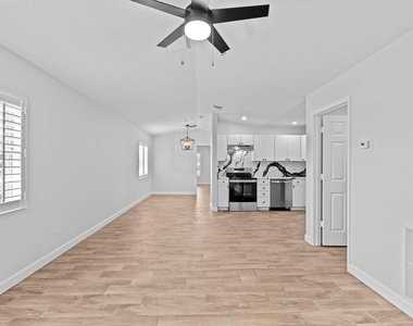 56 W 12th Street - Photo Thumbnail 4