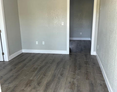 514 S K Street - Photo Thumbnail 1