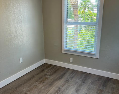 514 S K Street - Photo Thumbnail 4