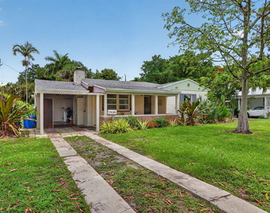 841 Sw 18th Court - Photo Thumbnail 13