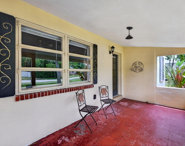 841 Sw 18th Court - Photo Thumbnail 14
