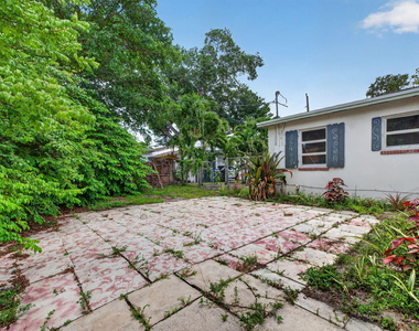 841 Sw 18th Court - Photo Thumbnail 42