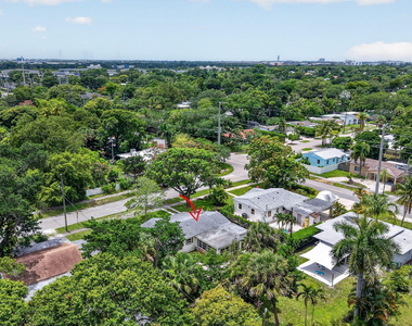 841 Sw 18th Court - Photo Thumbnail 2