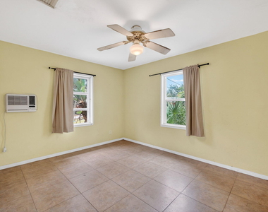 841 Sw 18th Court - Photo Thumbnail 33