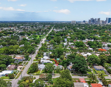 841 Sw 18th Court - Photo Thumbnail 8