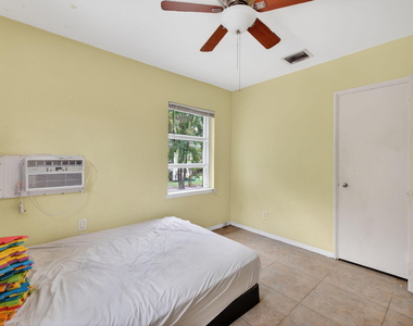 841 Sw 18th Court - Photo Thumbnail 31