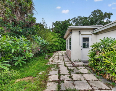 841 Sw 18th Court - Photo Thumbnail 38