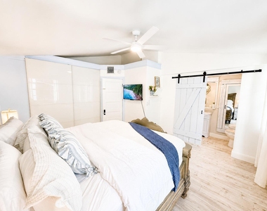 1415 Ne 4th Place - Photo Thumbnail 41