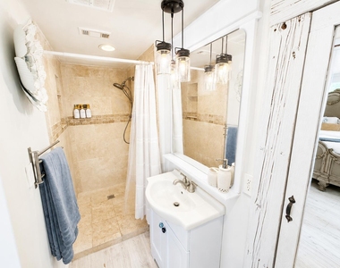 1415 Ne 4th Place - Photo Thumbnail 17
