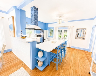 1415 Ne 4th Place - Photo Thumbnail 7
