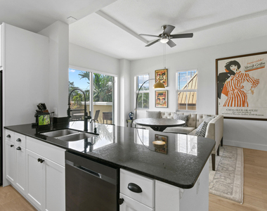 3940 N Flagler Drive - Photo Thumbnail 11