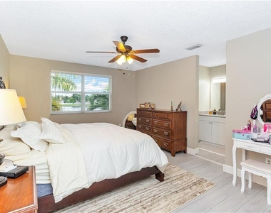 9812 Nw 9th Court - Photo Thumbnail 14
