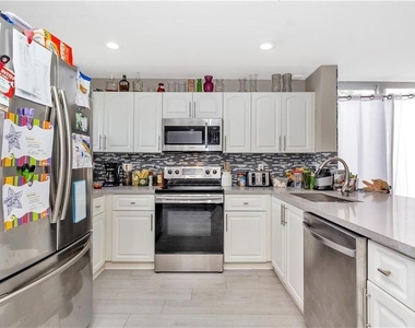 9812 Nw 9th Court - Photo Thumbnail 9