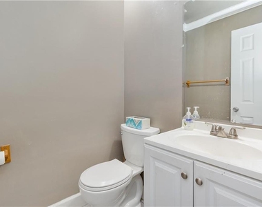 9812 Nw 9th Court - Photo Thumbnail 12