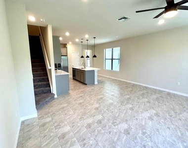 4845 Chantilly Road - Photo Thumbnail 7