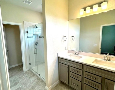 4845 Chantilly Road - Photo Thumbnail 12