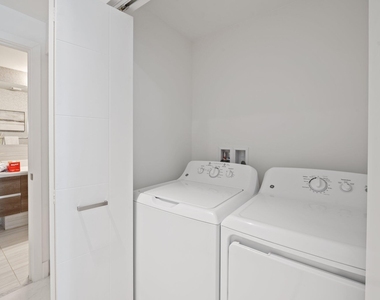301 Altara Avenue - Photo Thumbnail 11