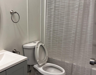 8015 Se Fairchild Way - Photo Thumbnail 7