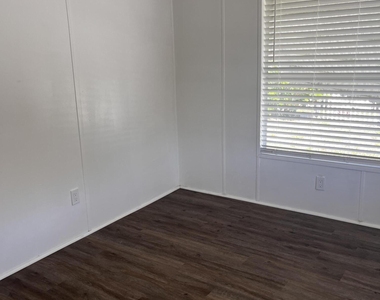 8015 Se Fairchild Way - Photo Thumbnail 17