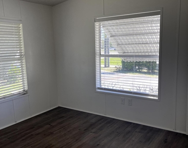 8015 Se Fairchild Way - Photo Thumbnail 18