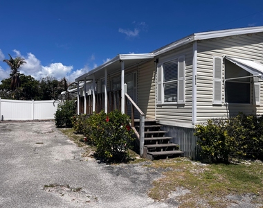 8015 Se Fairchild Way - Photo Thumbnail 2
